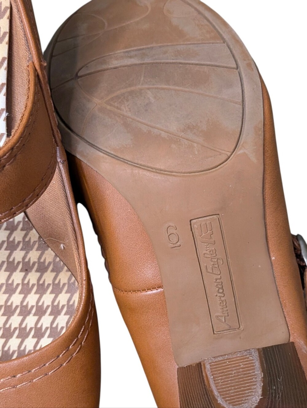 American Eagle Outfitters Tan Mary Jane Heels with Round Buckle Size 6 Corpcore - Picture 4 of 4